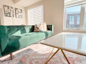 Modern Townhome | Boardwalk · Spa · Zoo | Parking - Image 3
