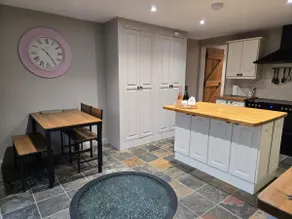 Wishing Well Cottage - Stylish Cosy Escape - Image 3