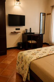 Delux Room @ heritage Home Ernakulam Cochin - Image 5