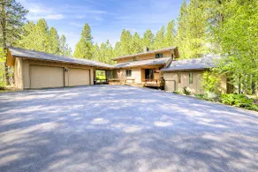 BBR Retreat w/ Sauna + Loft | On 16th Green - Image 4