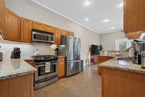 Dog-Friendly South Austin w/ Private Yard! - Image 4