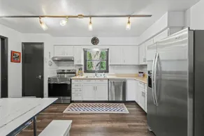Pet-Friendly Ranch with Workspace - Image 2