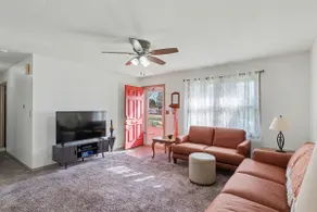 Pet-Friendly Ranch with Workspace - Image 3