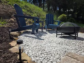 Spruce & Blue – Cozy, Walkable Stay in Thomas - Image 3