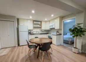 Victoria 2BR Suite: Clean, Private, 5 Min to Beach - Image 4