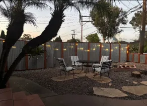 Cozy Family Bungalow • Sleeps 4 • Rare Park 2 Cars - Image 4