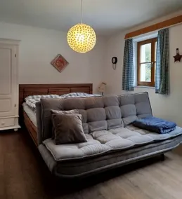 Heite apartment with terrace and garden - Image 2