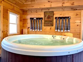 Wild, Wild West Side! Hot tub, Games, Dog Friendly - Image 4