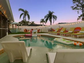 The Honeydew l Clearwater | Pool, Tiki Bar & Games - Image 2