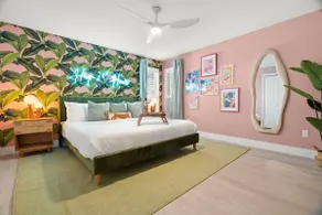The Honeydew l Clearwater | Pool, Tiki Bar & Games - Image 3