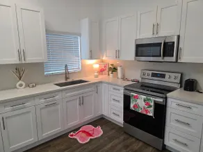 Flamingo Family House - Near Airport - Image 3