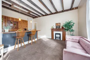 The 8 Flat | Boutique Corner Apartment - Image 5
