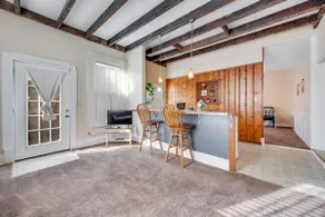 The 8 Flat | Boutique Corner Apartment - Image 4