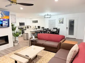 Cozy Lakeview Retreat Home - Image 5