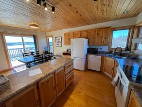 Private Waterfront Retreat | Charlie's Place - Image 5