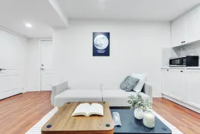 2BR Welland Retreat | Walk to Canal | Sleeps 5! - Image 4
