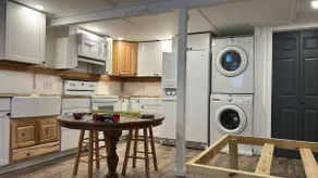 Elmira Studio+Private Entry Backyard + Parking - Image 4