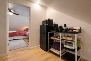 Private Upstairs Studio w/ Own Bath & Kitchenette - Image 5