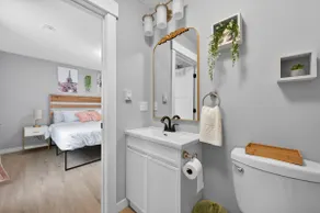 Beautiful 2bed 2bath duplex in westmount! - Image 4