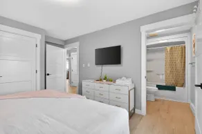 Beautiful 2bed 2bath duplex in westmount! - Image 3