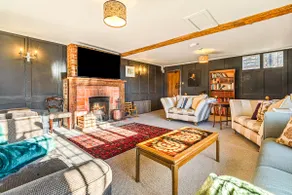 Huckleberry Farm House - Image 2