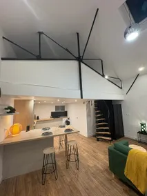 Atypical loft in the heart of the city - Image 5