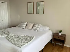 2BR Apartment near Pittsburgh Airport/Free Parking - Image 2