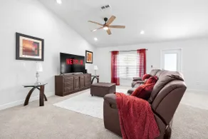 The Spring Hill Manor - Image 5