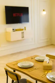 Designer 2-Bedroom Apartment, Swimming Pool, Netflix, Fiber Internet - Image 5