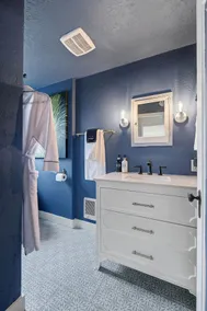 Cozy, stylish Bungalow in Downtown Prineville - Image 4