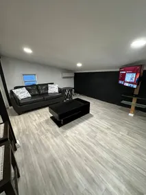 Cozy Loft Above Store on Main Road - Image 4