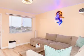 A Homely Apartment Near Monterey - Image 2