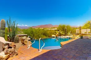 Beautiful 4BR | Mountainview | Pool | Patio - Image 4
