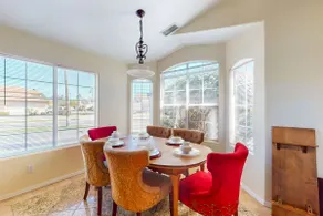 Charming 3BR Glendale retreat with alfresco patio - Image 3