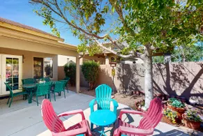 3BR Home with yard, patio furniture, mountain view - Image 3