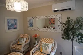 Relaxed Coastal Home near Beaches & Erina Fair - Image 5