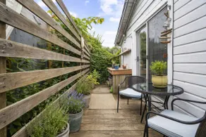 NEW Charming Coastal Bungalow steps from the Beach - Image 4