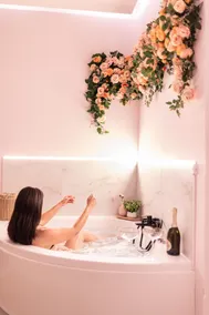 Almond II Jacuzzi Suite•Self Check-In•Easy Parking - Image 2