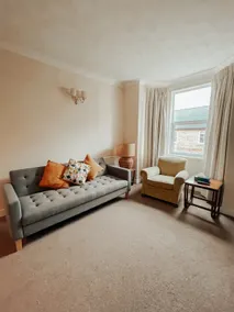 Bright 2-Bed Flat in Huntingdon Town Centre - Image 3