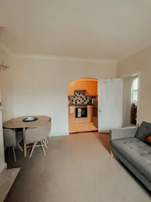 Bright 2-Bed Flat in Huntingdon Town Centre - Image 4