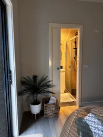 Private Self-Contained Studio with Own Entrance - Image 4