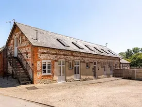Scotland Lodge Farm, Stonehenge - The Stalls & The Stable Loft - Pets by agreement in the Stable Loft - Image 2