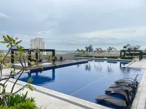 Luxx 2BR w/ Balcony | near IEC Convention Cebu - Image 3
