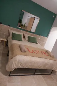Apartment with Jacuzzi ”Les Bulles de Minuit” - Image 3