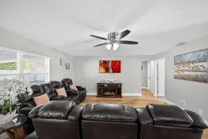 Beautiful 4-2 house, minutes from Busch Gardens - Image 2