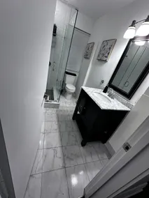 king bed apartment - Image 4