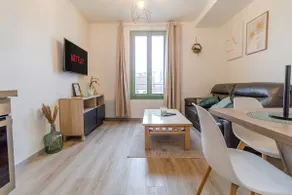 Spacious 78 m² Duplex, 10 min from Paris - Image 4