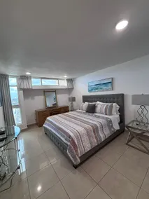 Isla Verde Beachfront Retreat with parking - Image 4