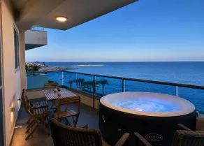 Blue Horizon Jacuzzi | Sea View Retreat - Flat 4 - Image 2