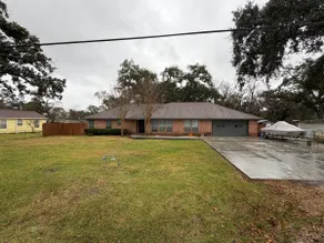 Quiet 3-bedroom retreat on the edge of town - Image 2